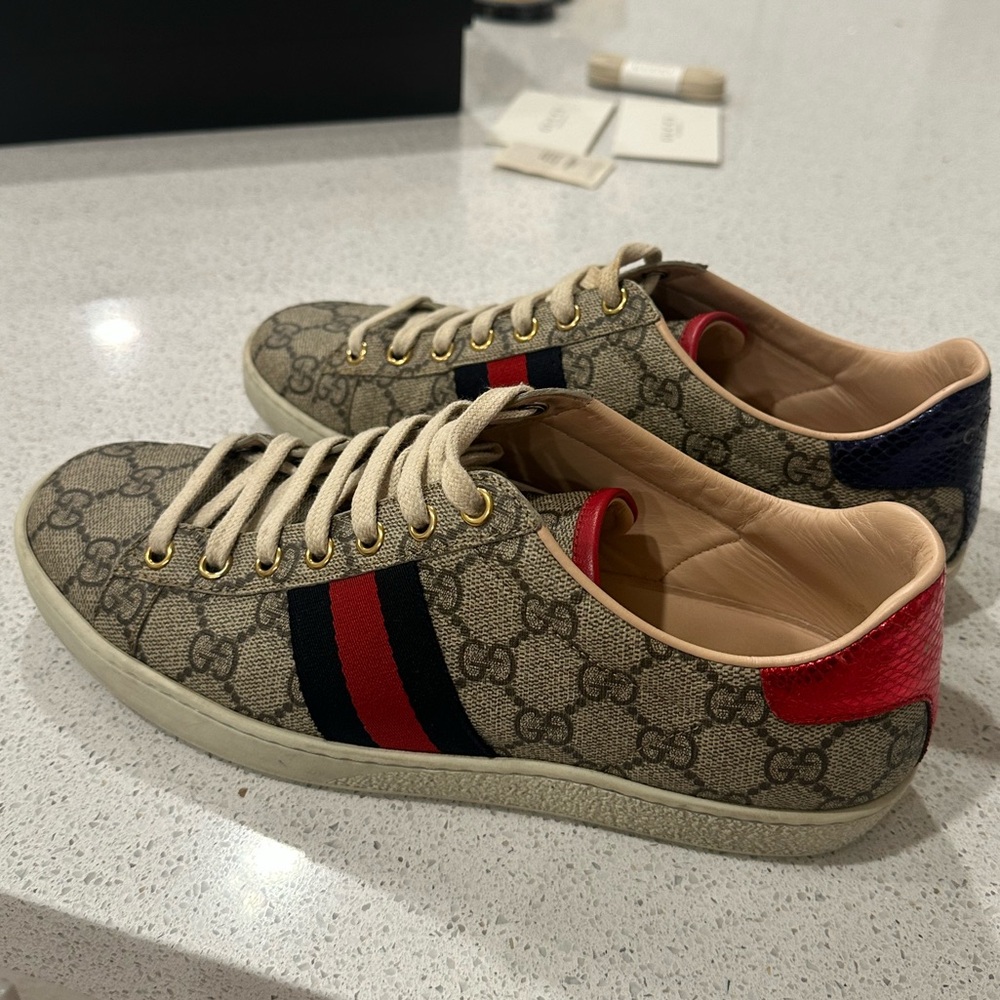 Authentic Gucci Ace Sneaker women EU 38 US 7.5-8. Supreme GG Monogram Canvas.